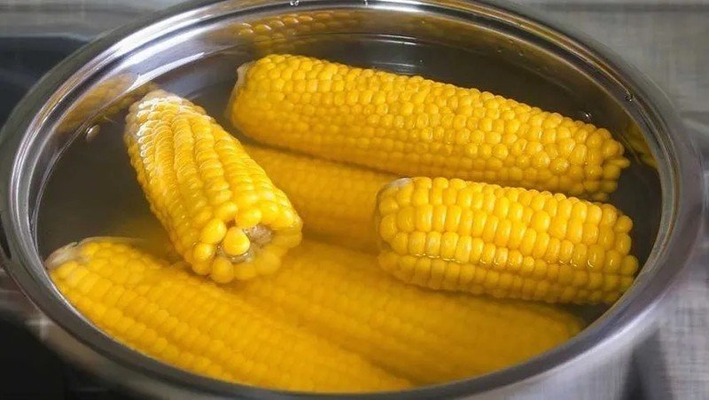 Приготовление кукурузы в кастрюле