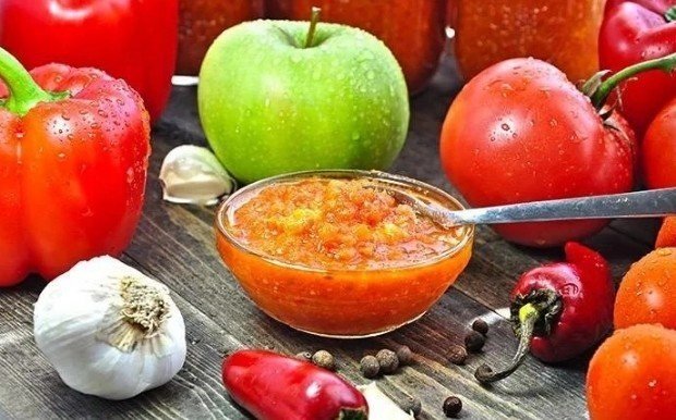 Кухня наизнанку аджика из помидор с яблоками рецепт с
